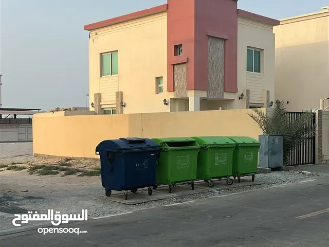 2000 ft² 3 Bedrooms Villa for Sale in Sharjah Al Fisht