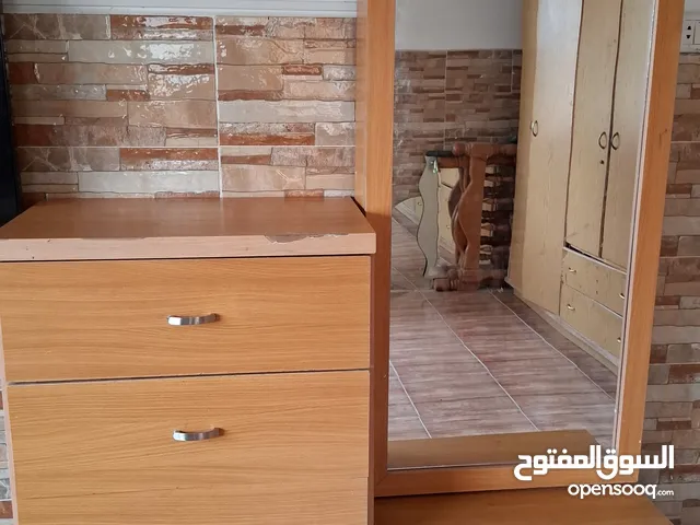تواليت مع 7 جوارير استعمال بسيط