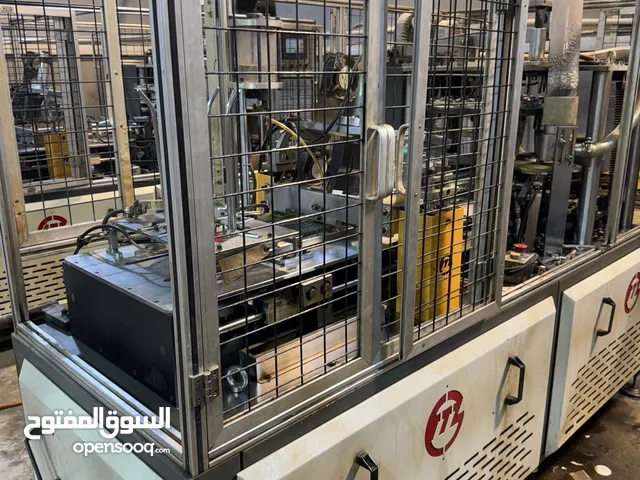 ماكينة صناعة الاكواب الورقية مقاس 7 اونص مستعملة حالة جيدة من شركة مينجو