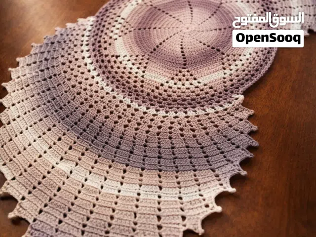 مفرش طاولة وسط لغرفة متوسطه للحجم للصغيره