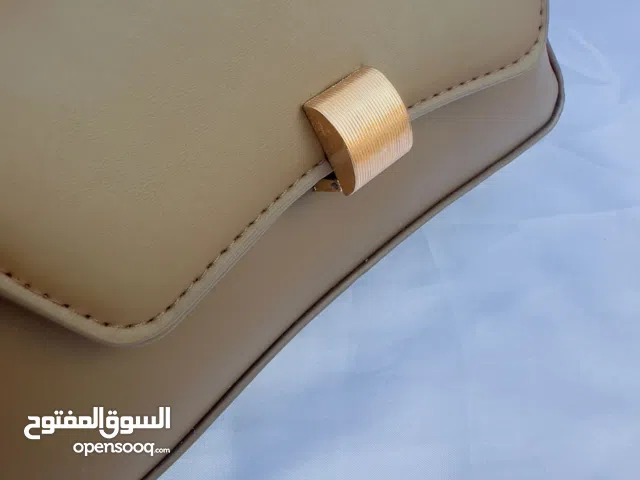 شنطة بنية جميلة و راقية