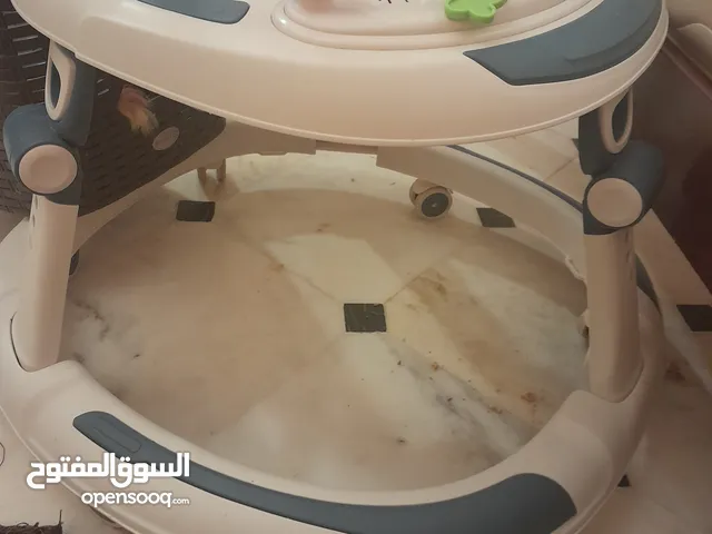 عربة أطفال