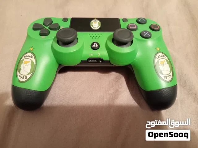 يد بلاي ستيشن 4 بحاله ممتازه شبه جديده للبيع المكان طرابلس عين زاره