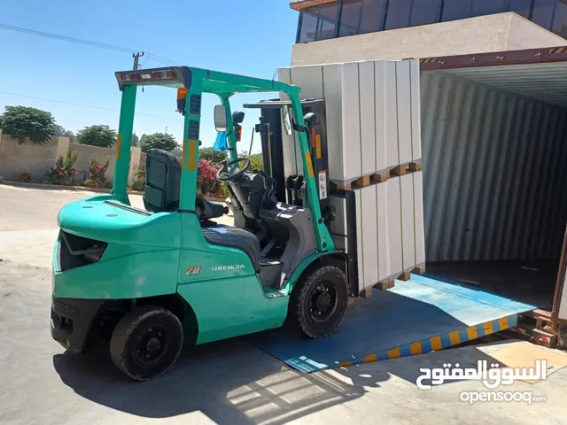 تأجير رافعات شوكية يومي و شهري