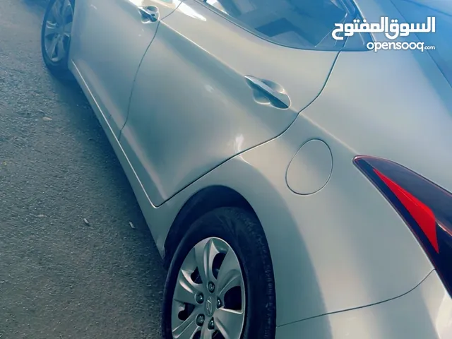 سياره الينترا تومتيك 2015