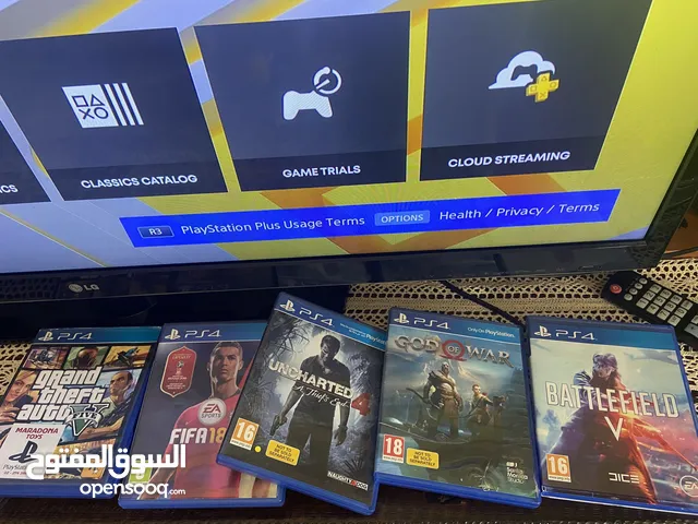 Playstation 4 slim 1T / بليستيشن 4 1 تيرا مستعمل شبه جديد مع ايدتين واللعاب
