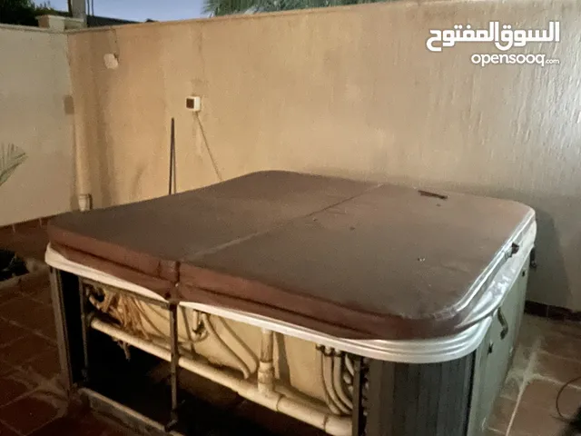 حوض جاكوزي خارجي جودة ممتازه كل شي شغال