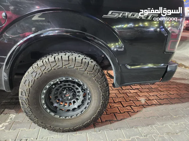 تواير مع رنجات 17 راكبين على فورد سبورت 2018