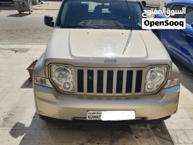 FOR IMMEDIATE SALE – Jeep Cherokee 2010