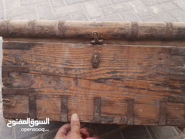 صندوق خشبي قديم عمر اكثر من 80سنه