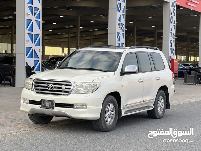 Toyota Land Cruiser VXR in Um Al Quwain