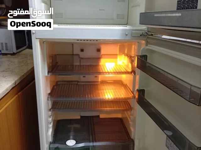 تلاجة بحالة ممتازة للبيع