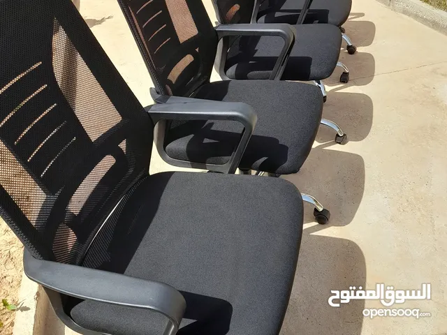 كراسي استعمال نظيف بحالة جيدة للبيع عدد 12 كرسي صناعة تركية