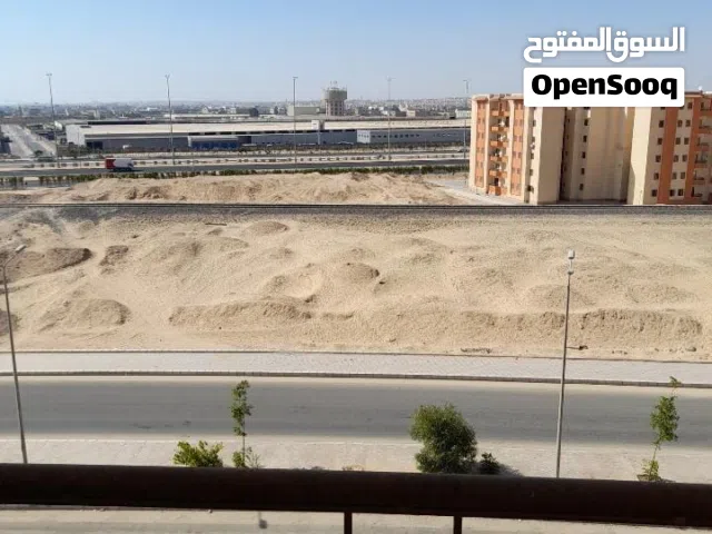 شقه لقطه للايجار بموقع متميز في عمارات الربوه