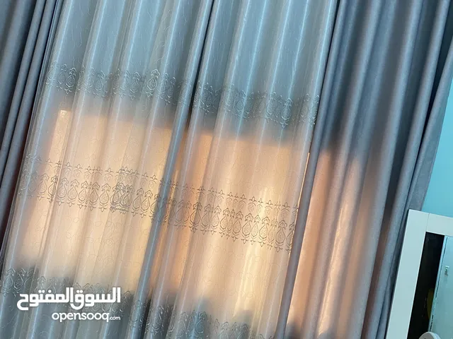 غرفة نوم مودرن باللون الابيض بحاال الجديد خزانة وسرير مع فرشة وتسريحة وكوميدينا