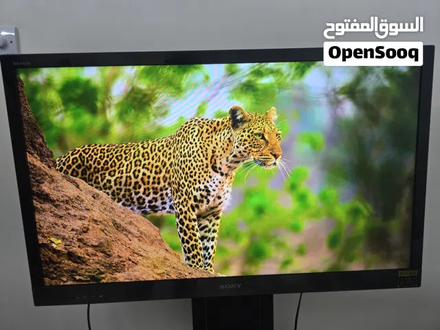 تُظهر الصورة ملصق الطراز الخاص بتلفزيون Sony Bravia KDL-40EX520، وهو تلفزيون LCD رقمي ملون بدقة Full