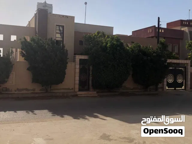 فيلا للبيع ارضيه وملحق