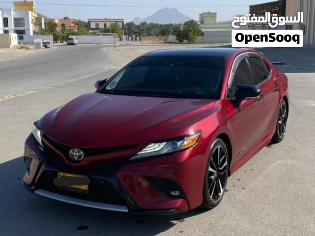 تويوتا كامري عنابي Xse 2018 رقم 1 بانوراما