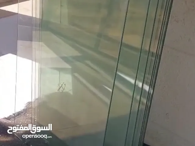 زجاج سوكريت مع اعمدة ستانلس