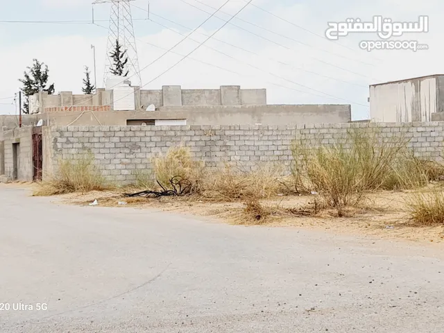 ارض بها استديو ارض للبيع