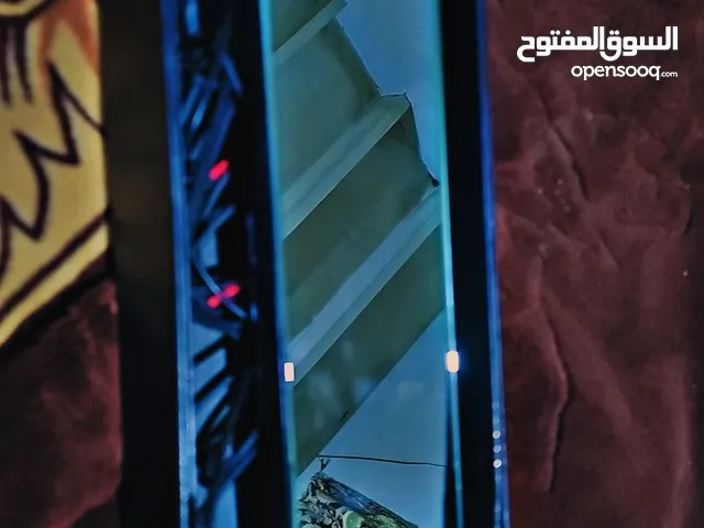 العرطه وصل مضخم صوت وشاشه لمس فيها كيمرتين اماميه وخلفيه تسجل وتصور على ذاكره او فلاش السعر 50الف