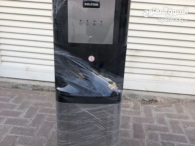 Bottom load water dispenser