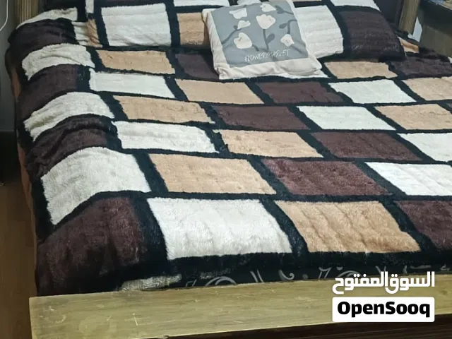 تخت مجوز للبيع