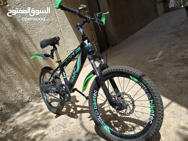 دراجه هوائيه نمره 20 بصفات ممتازه من نوع biketec، و مناسبه الأجواء الحاليه.