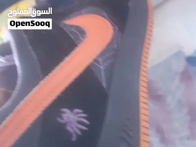كوتشي Nike رياضي أصلي مقاس 41 رجالي بحالة ممتازة - أشمون