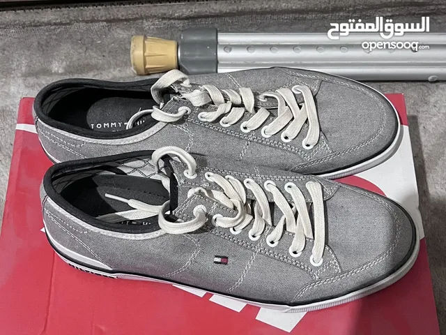 43 Sport Shoes in Kuwait City