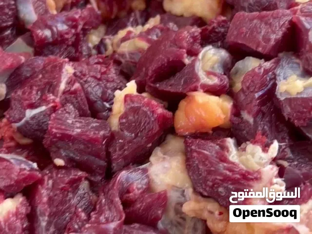 عزبة الحديدي لتربيه الأبقار والمواشي  توفر لحوم الأبقار الطازجه تربية الأبقار في العزبه وإشراف عماني