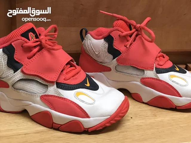 Red Sport Shoes in Zarqa
