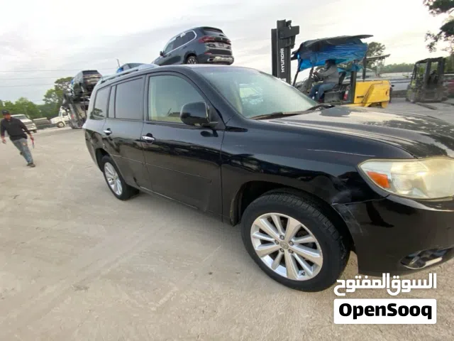 تويوتا هايلاندر هايبرد فل كامل مضمونه وللمشتري حق الفحص حتى في الوكاله مضمونه من اي عيب