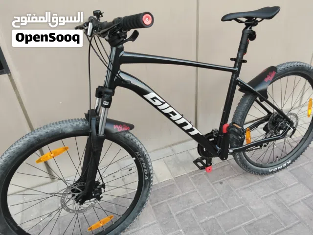 GIANT TALON - LIKE NEW (ONLY 4 TIMES USED)