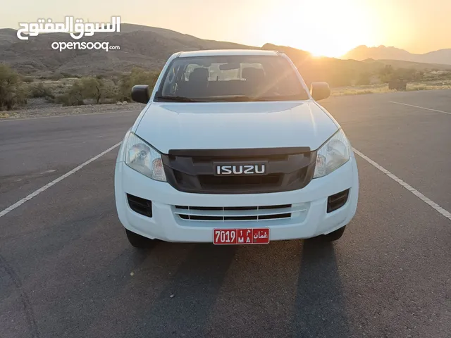 Used Isuzu D-Max in Al Dakhiliya
