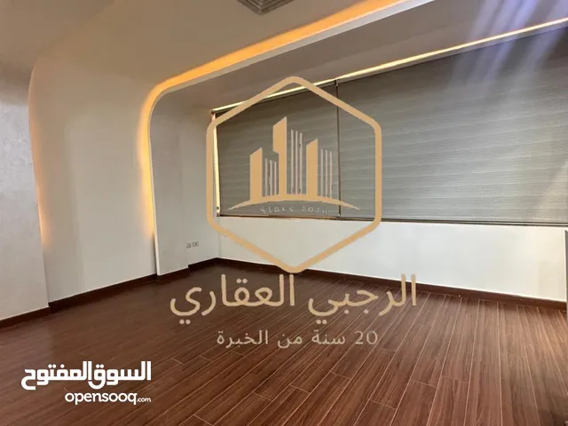200 m2 3 Bedrooms Apartments for Rent in Amman Deir Ghbar