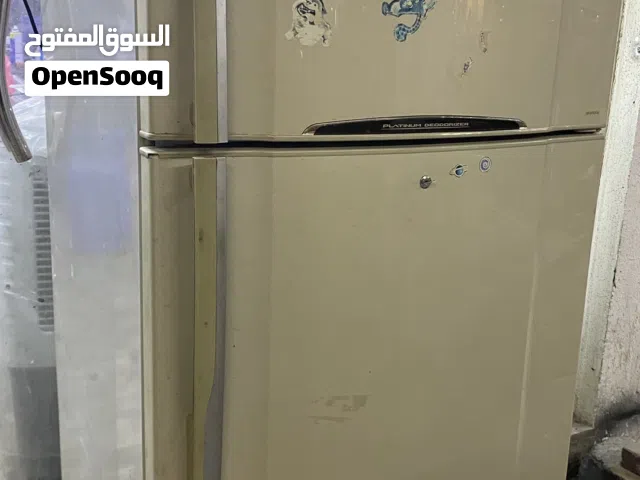 ثلاجة توشيبا ياباني كبيرة بحاله ممتازة مع ضمان
