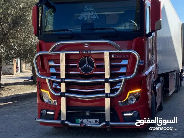 Tractor Unit Mercedes Benz 2016 in Amman