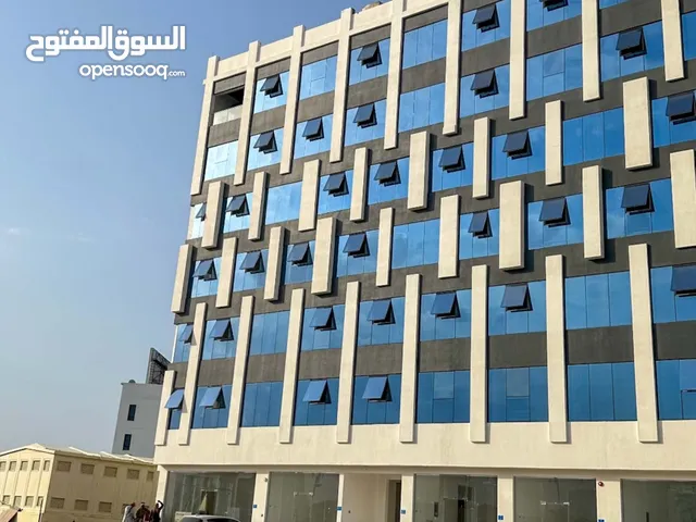 بعائد يصل إلى 500 ريال، مكتب مميز بإطلالة رائعة للبيع في بوشر، مقابل مول عمان
