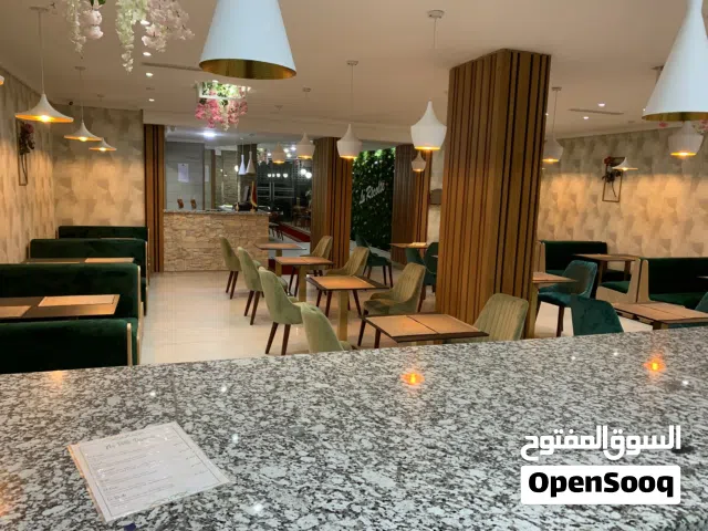 Restaurant & café ou magasin a vendre