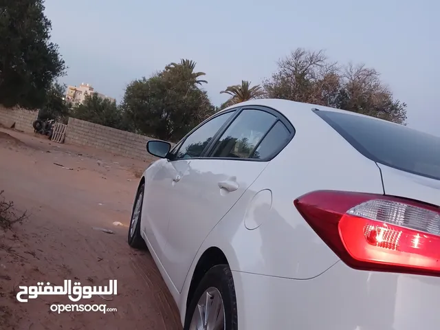 Used Kia Cerato in Tripoli