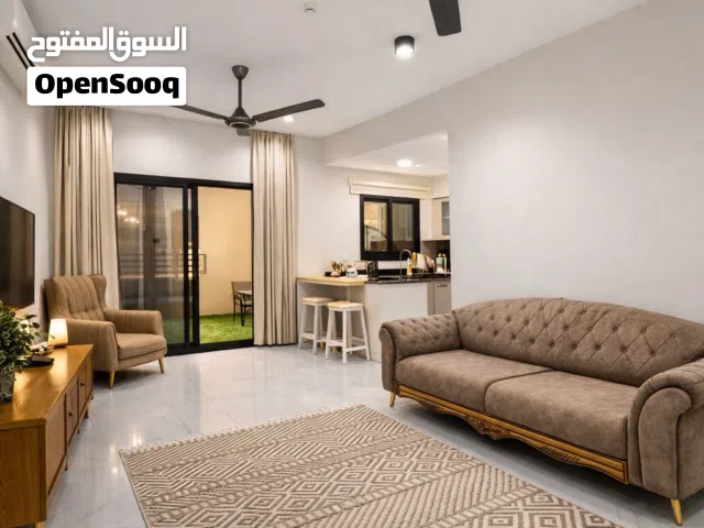 ( أنا المالك ) شقة مفروشة فخمة VIP في مروج الزين للبيع ممتازة لخريف صلالة.