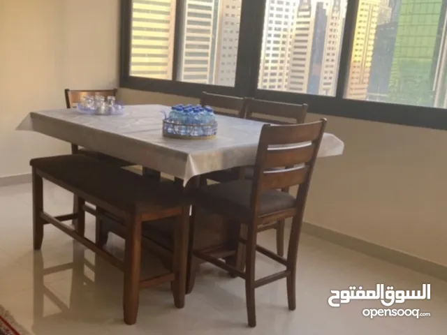 طاولة طعام