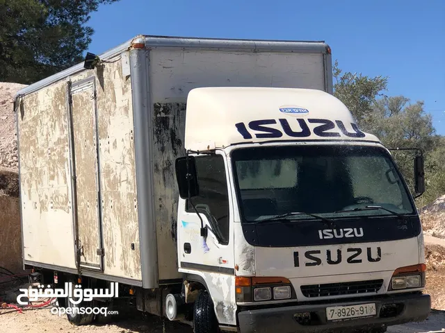 Box Isuzu 2002 in Hebron