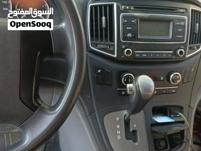 2017 Hyundai H1 Bus Van for Sale - Silver, 30,000 km, Diesel, Automatic, Korean Specs