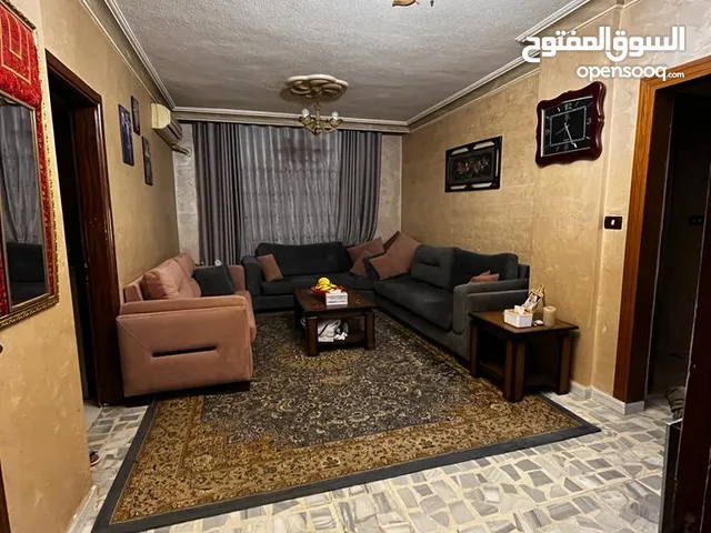 شقة مميزة للبيع طابق ثاني مساحة 160م في اجمل مناطق الياسمين / ref 437