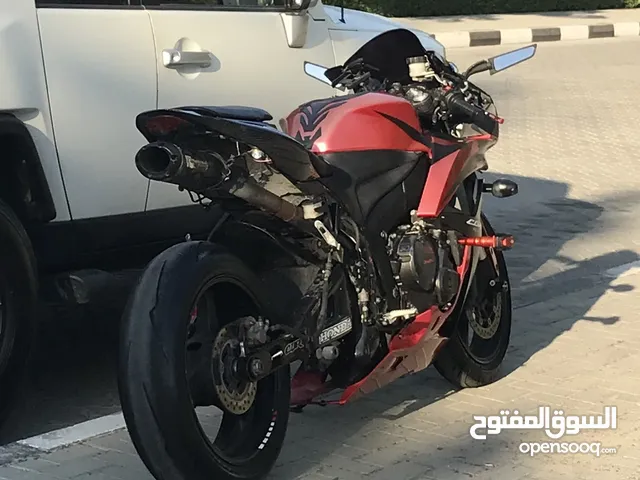 CBR600RR 2008 نظيفة وجاهزة