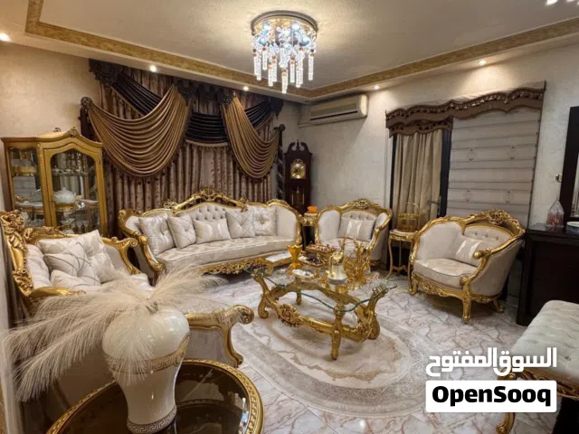 طقم كنبات دمياطي مصري ملكي فاخر مستعمل اقل من سنة للبيع بسعر معري جدا مستعجل للسفر