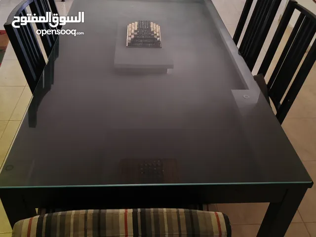 طاولة سفرة مع درسوار ايكيا 200 د