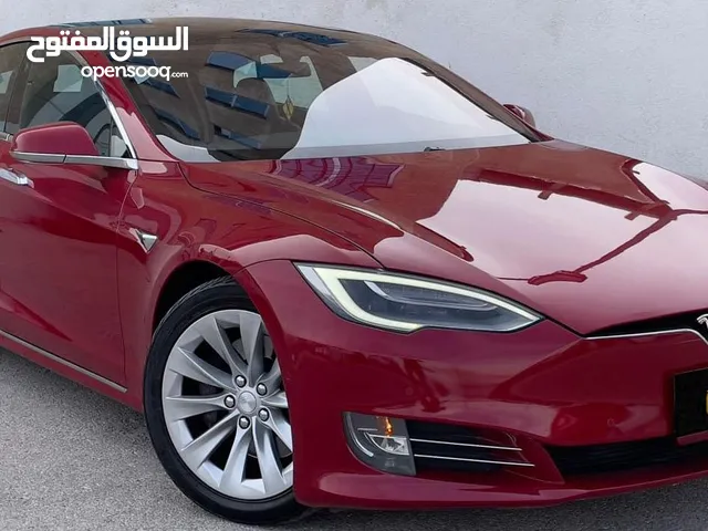 Tesla Model S 2018 in Amman